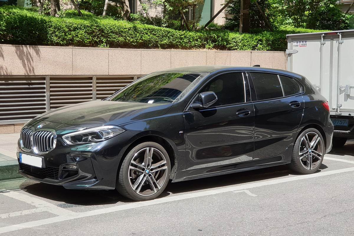 BMW 1 серии 2022