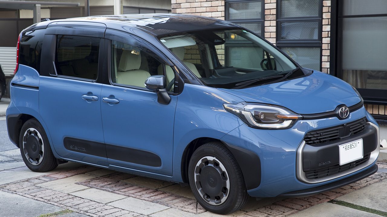 Toyota Sienta 2023